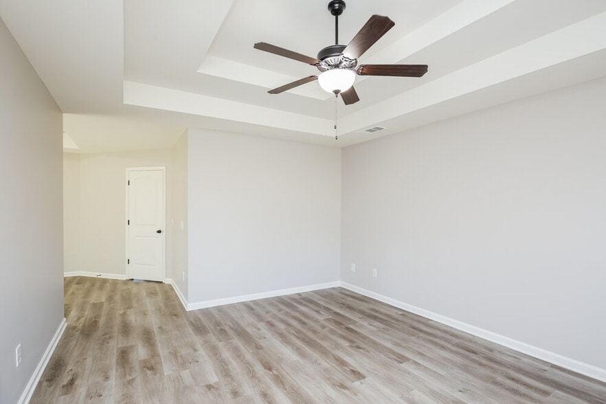 Building Photo - 844 Pinnacle Dr.