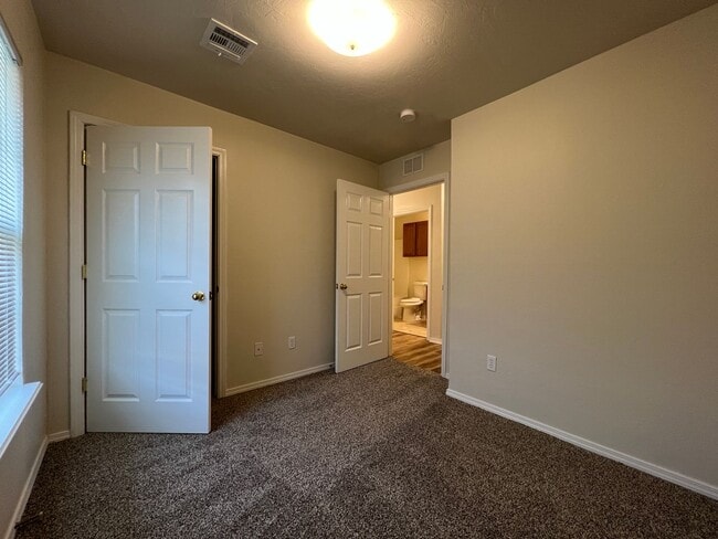 Building Photo - GEOTHERMAL Heat and Air! 3 Bedroom/2 Bathroom with attached 2 Car Garage