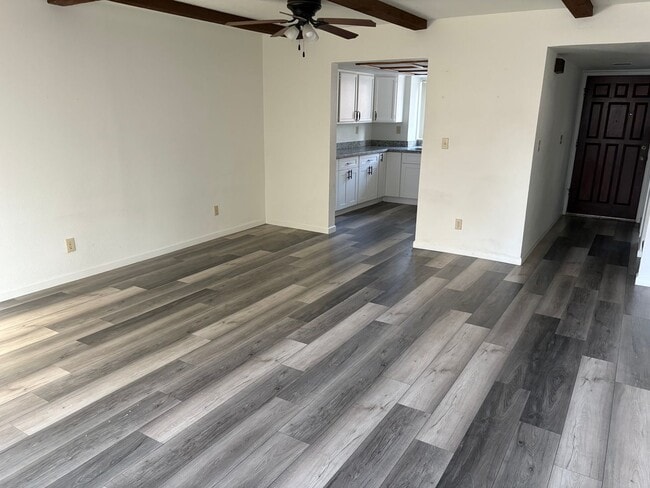 Building Photo - Recently remodeled Condo close to College