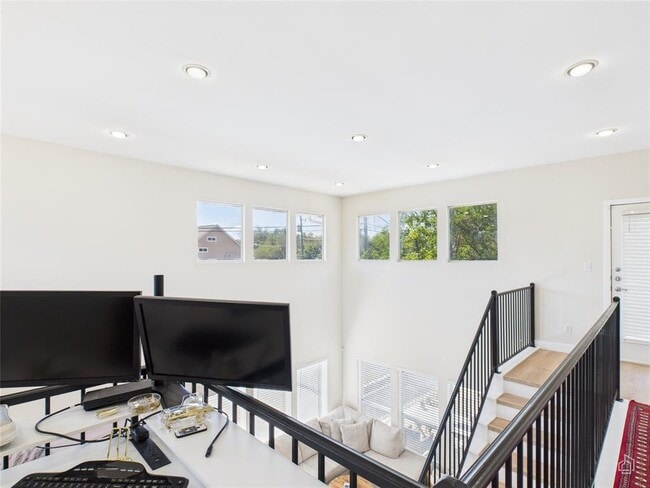 Building Photo - 5306 Beacon Dr