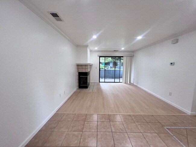 Building Photo - STUNNING 1BD/1BA TOWNHOUSE IN FREMONT CA!!!!