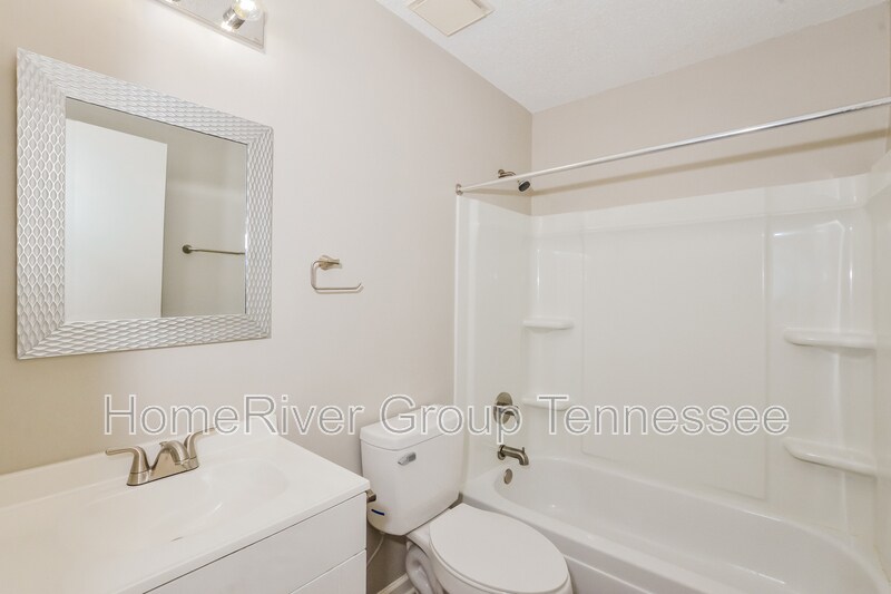 Building Photo - 6370 Kinston Park Dr