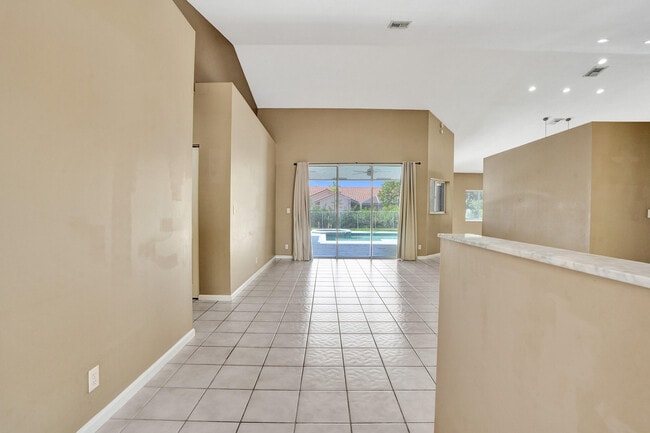 Building Photo - 10304 NW 50th Ct