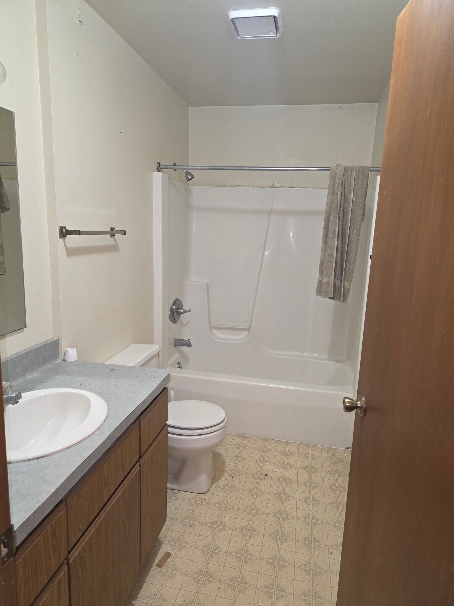 Building Photo - 466 Appleton St