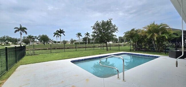 Building Photo - 28202 Arrowhead Cir
