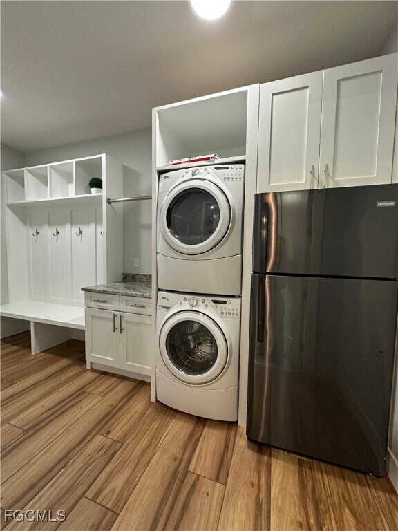 Building Photo - 4402 Chiquita Blvd S