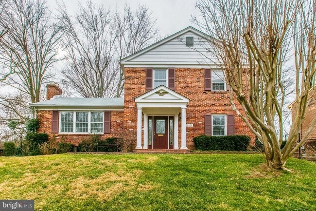 Building Photo - 8414 W Boulevard Dr