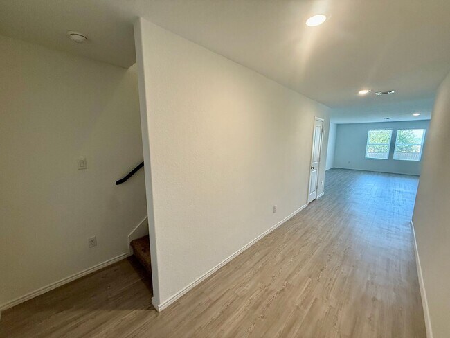 Building Photo - 6679 Cibolo Springs
