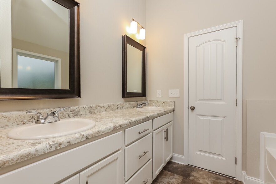 Building Photo - 1217 Black Oak Cir