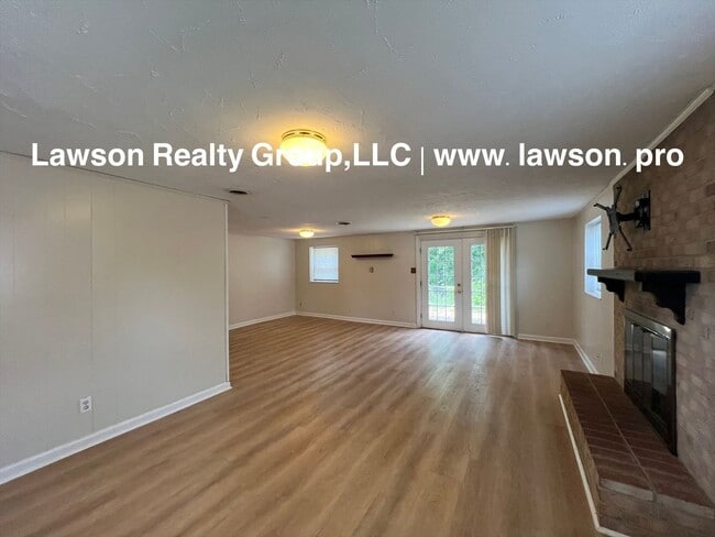 Building Photo - Updated Ranch in Glenvar with Garage and Bonus Room