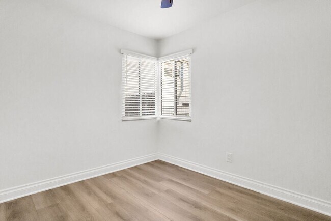 Building Photo - Diamond St Units