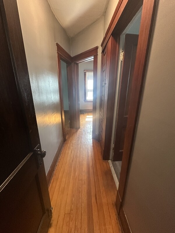 Building Photo - 9611 Larnder Ave