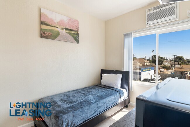 Building Photo - 5120 S Avalon Blvd