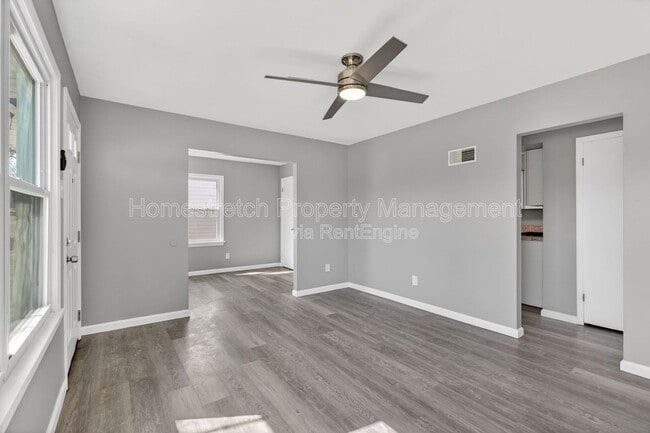 Building Photo - 9625 Theodosia Ave