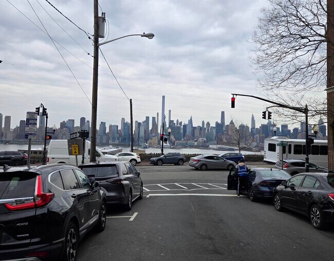 Building Photo - 38 51st St