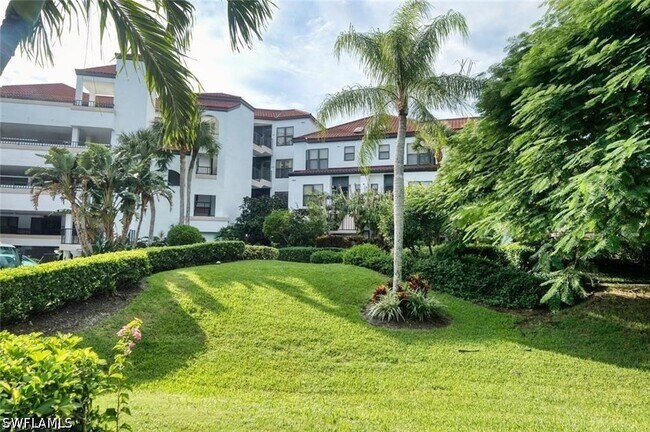 Building Photo - 334 La Peninsula Blvd
