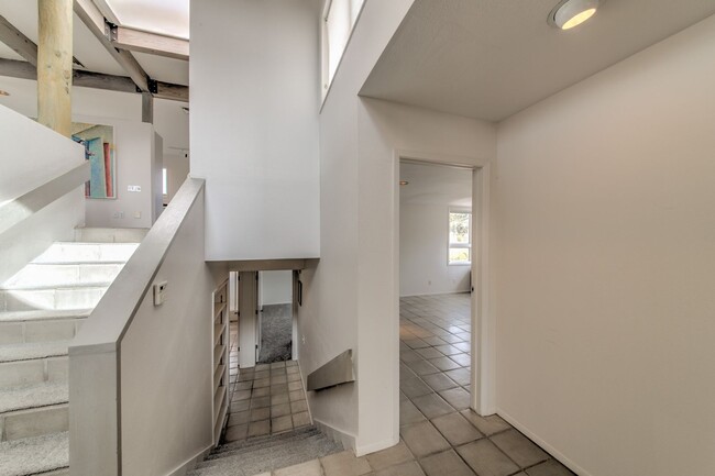 Building Photo - SANDIA HEIGHTS EXECUTIVE RENTAL 2+Story 3B...