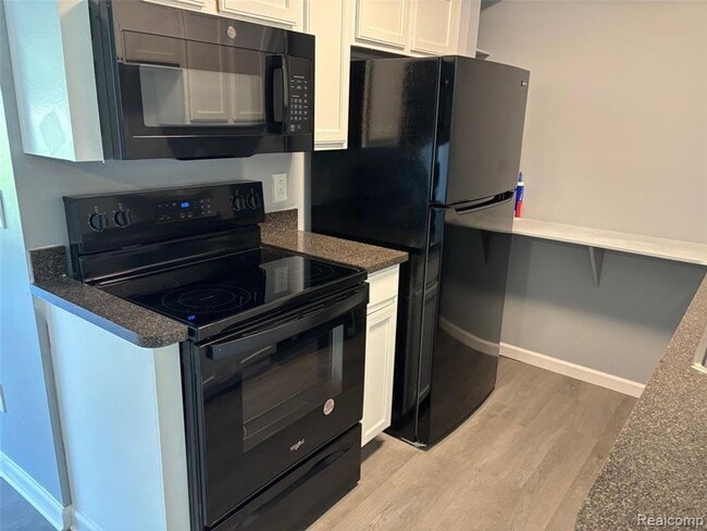 Building Photo - Beautiful 2 Bedroom Condo in Canton