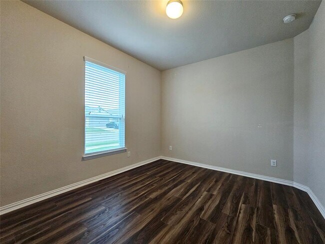 Building Photo - 637 Palmilla St