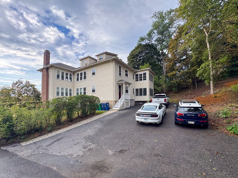 Building Photo - 28 Manet Rd