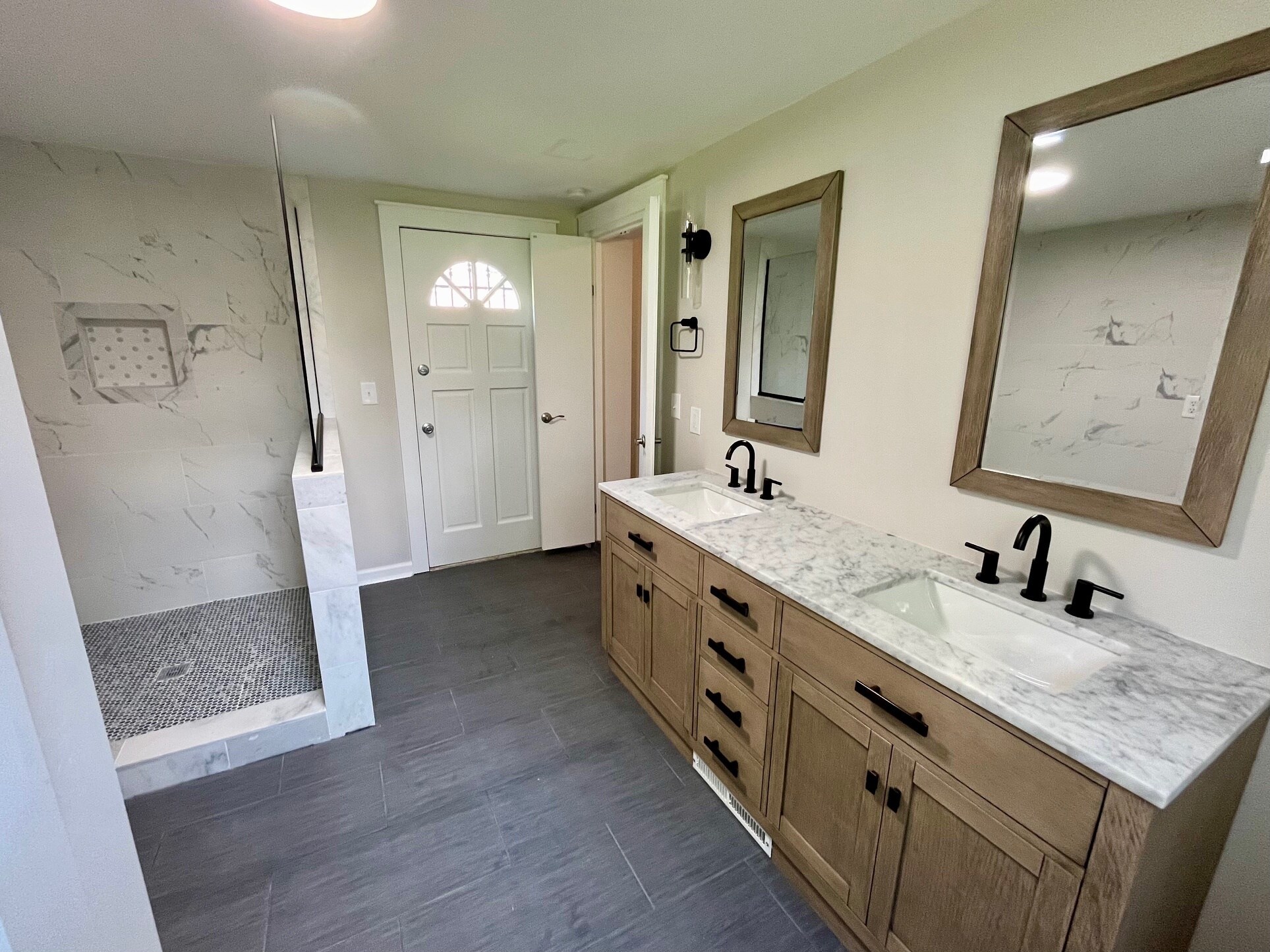 Master Bath - 2707 Granbrook Dr