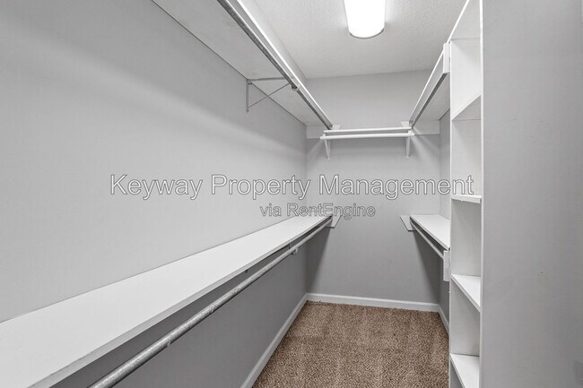 Building Photo - 18 Fowkewood Ct
