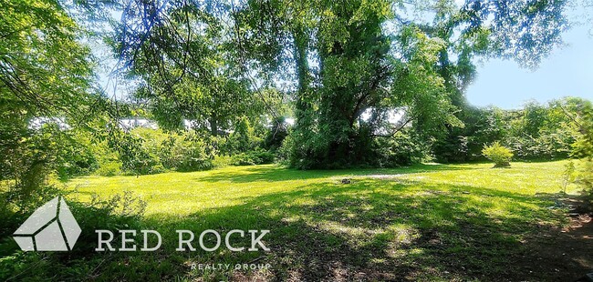 Building Photo - Cute 3 BR, One Bath Home in Vestavia Avail...