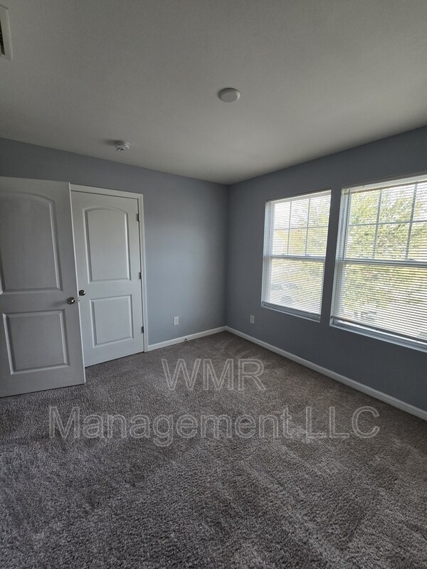 Building Photo - 912 Sherman St