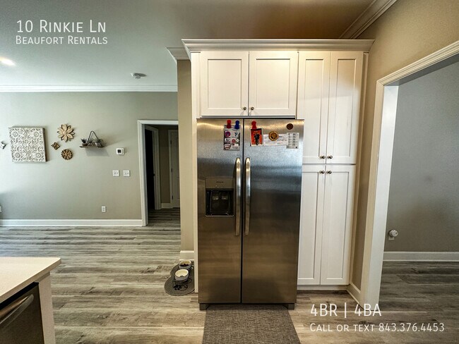 Building Photo - 10 Los Robles Rd