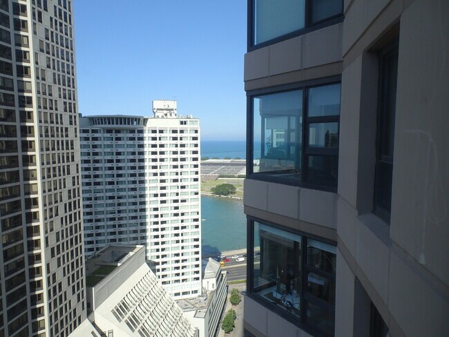 Building Photo - 401 E Ontario St
