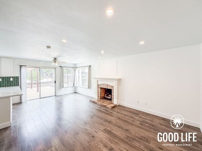Building Photo - 10056 Riverhead Dr