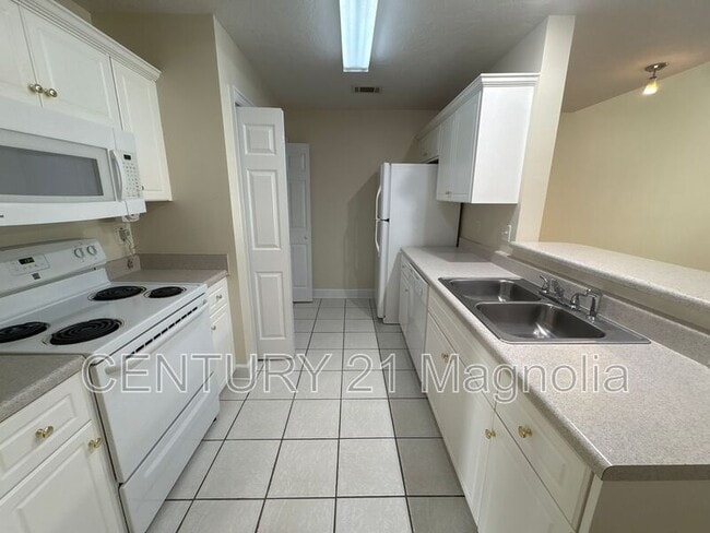 Building Photo - 303 Caldwell Cir