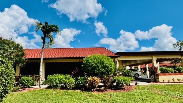 Building Photo - 2024 Pine Isle Ln