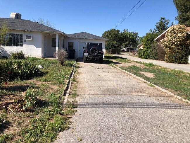 front of house and garage - 33634 Colorado St