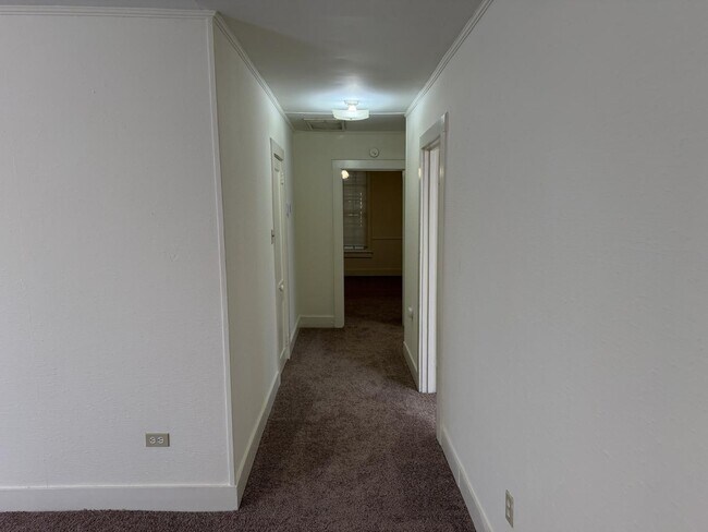 Building Photo - 602 Castle Heights Ave