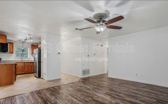 Building Photo - 7520 Marathon Dr