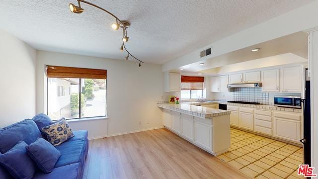 Building Photo - 1470 Palisades Dr