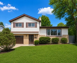 Building Photo - 9144 Sycamore Dr