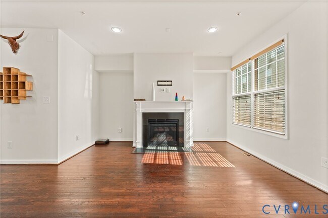 Building Photo - 3904 Village Townes Walk