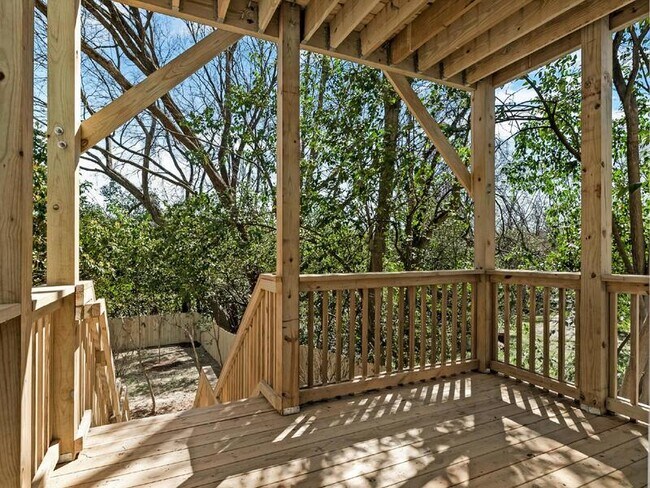 Building Photo - 1310 N Davidson St