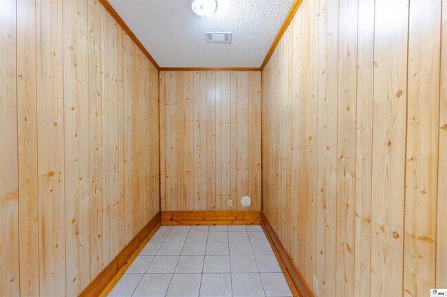 Building Photo - 129 LA-860