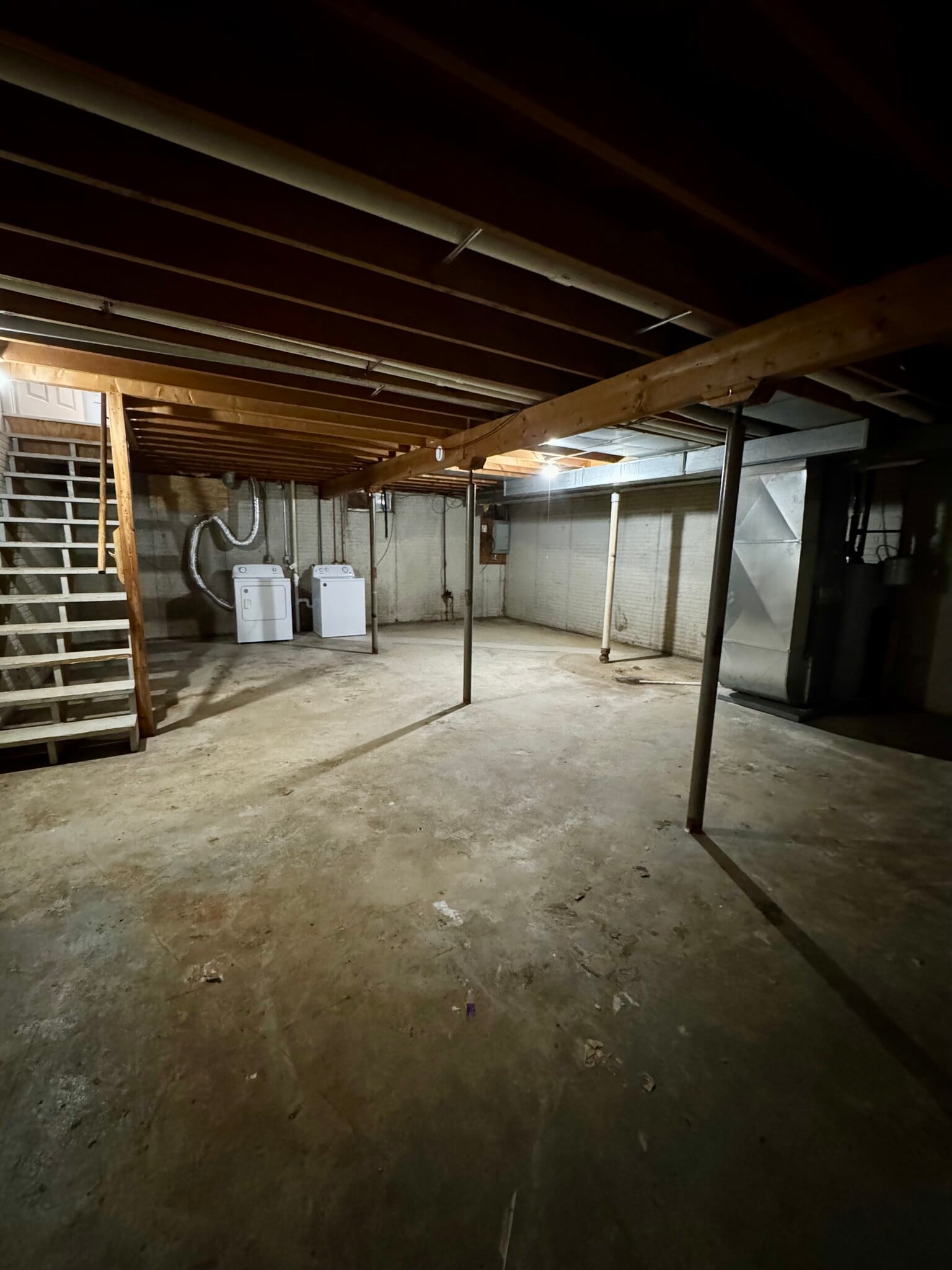 Building Photo - 671 W 64th St