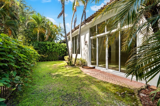 Building Photo - 17550 Circle Pond Ct