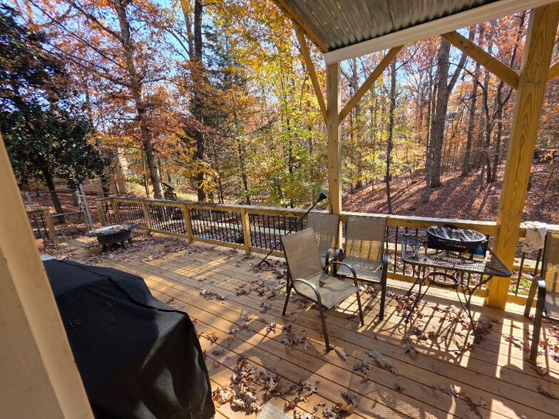 Building Photo - 3374 Royal Oaks Dr