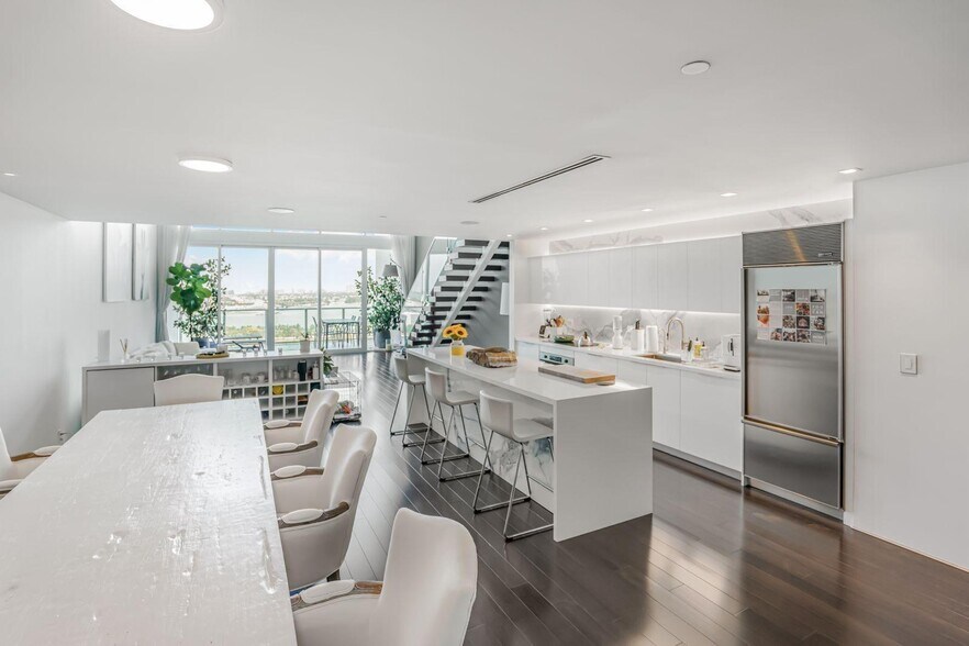 Building Photo - 1040 Biscayne Blvd