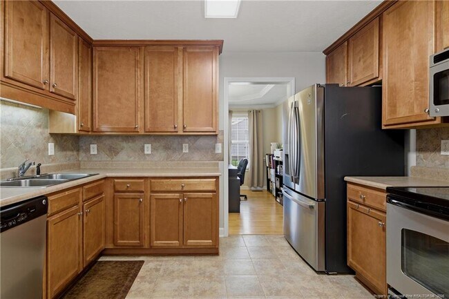 Building Photo - 420 Thorncliff Dr