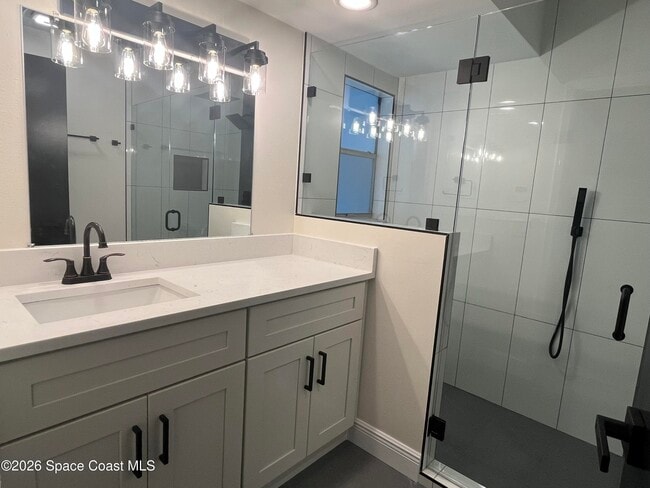 Building Photo - 1171 Riviera Dr NE