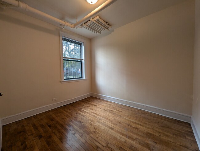 Building Photo - 2330 N Spaulding Ave