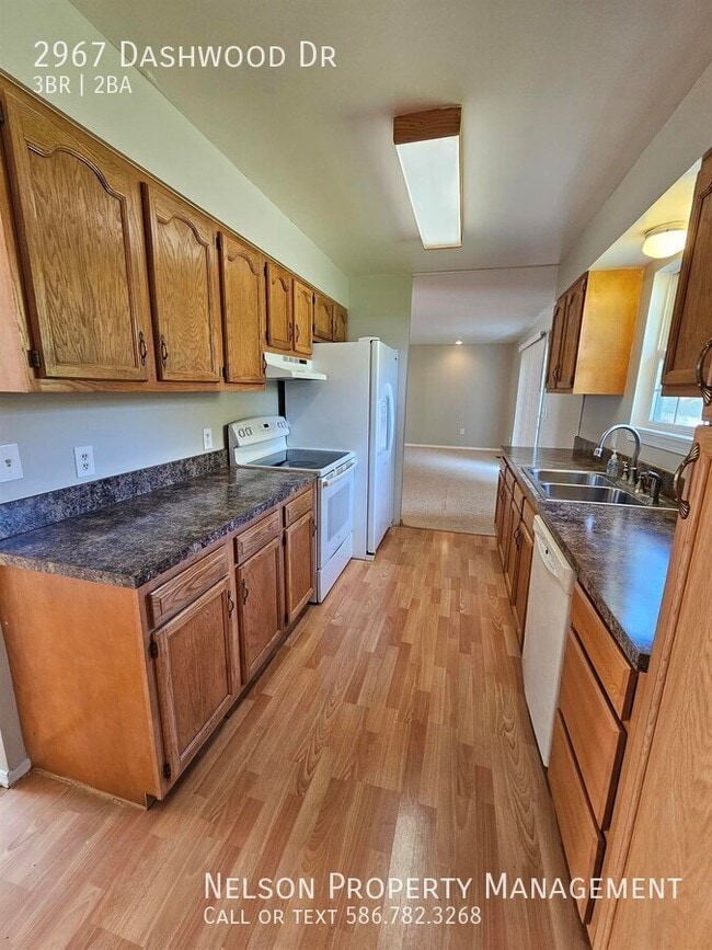 Building Photo - 2967 Dashwood Ave