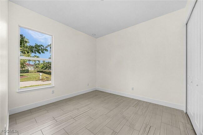 Building Photo - 3614 SE 17th Pl